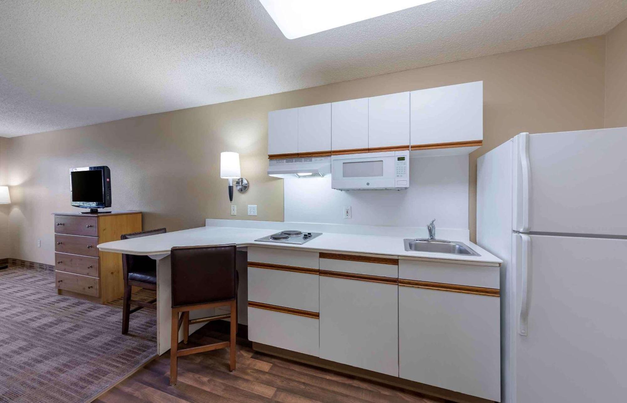 Extended Stay America Suites - Newark - Woodbridge Exterior foto