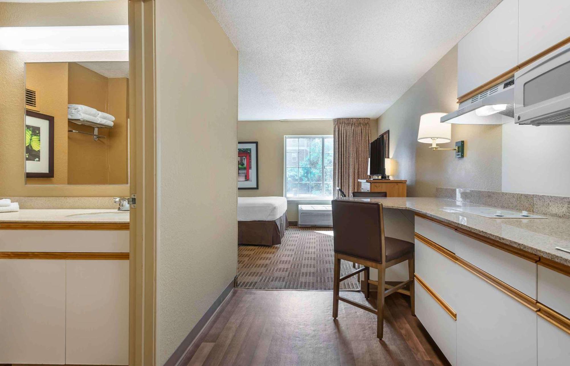 Extended Stay America Suites - Newark - Woodbridge Exterior foto